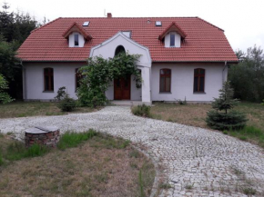 Dworek Cicha Noc, Lusowo